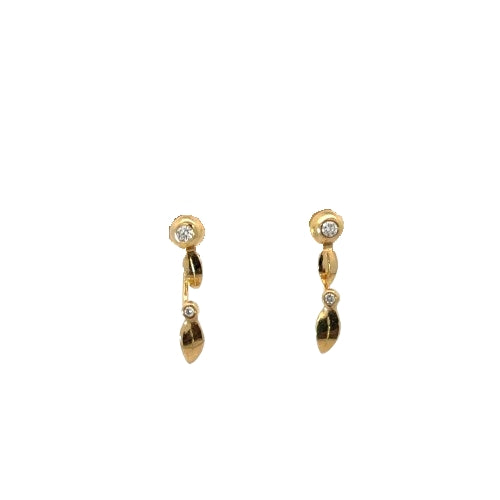 Nature øreringe i 14 kt guld med 0,08 ct diamanter og bladmotiv fra Nuran.